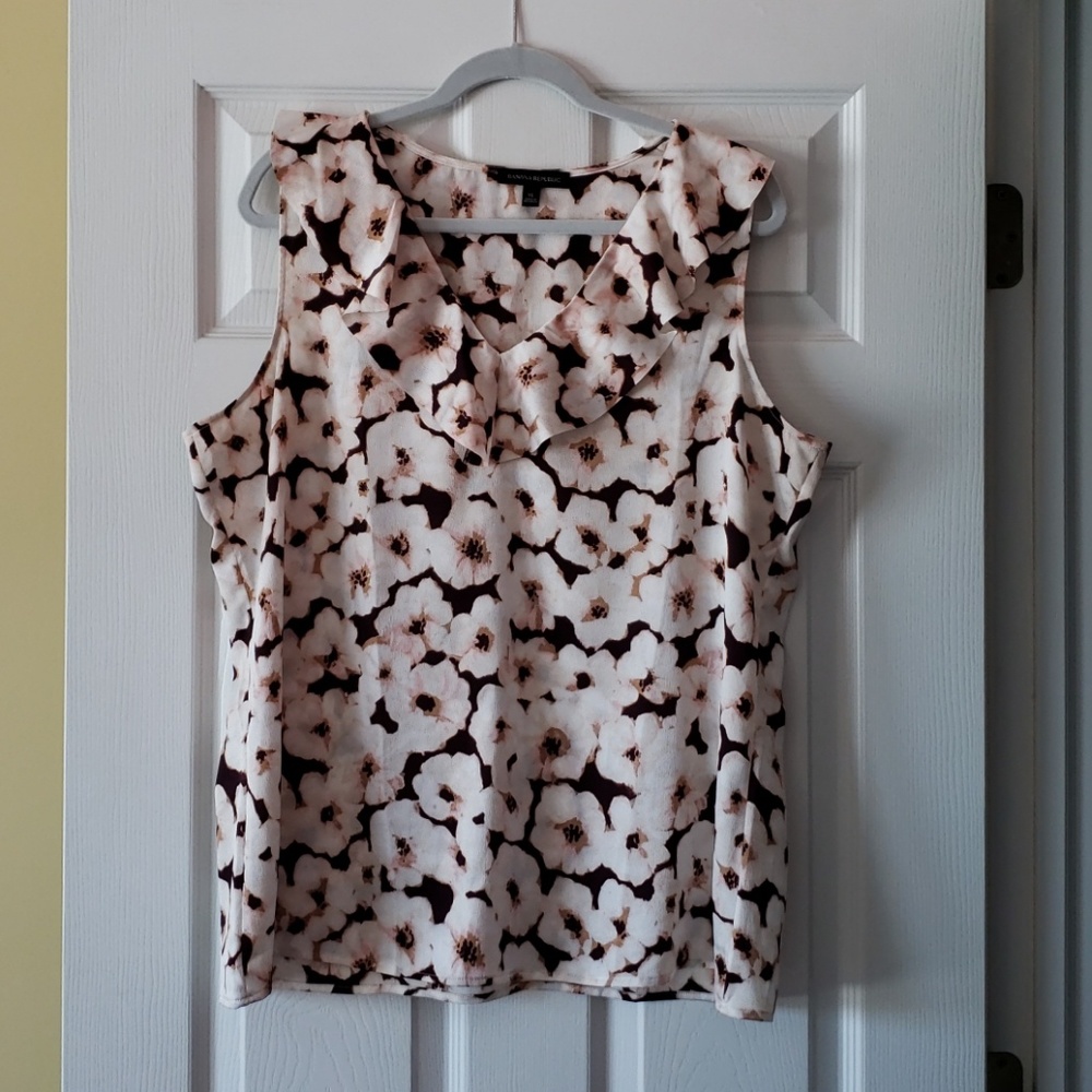 Banana Republic Sleeveless Top.  XL NWOT.